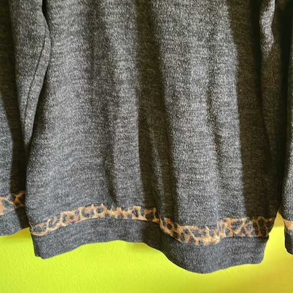 First Love Black Top With Leopard Print & Long Sleeves Size L - Picture 3 of 4